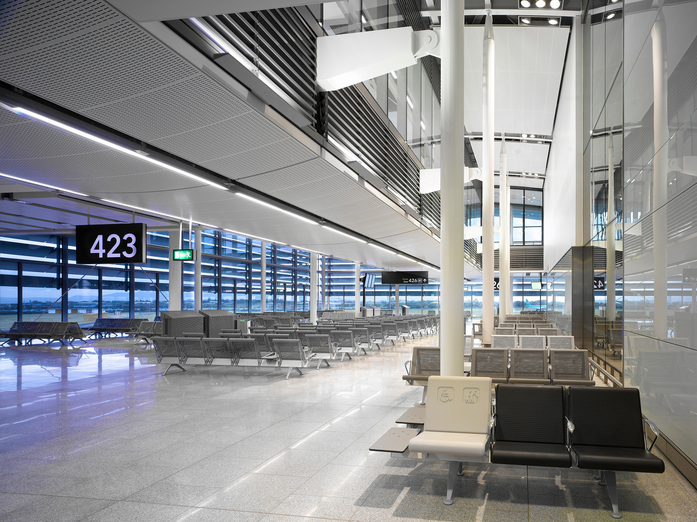 omk public seating dublin airport terminal trax